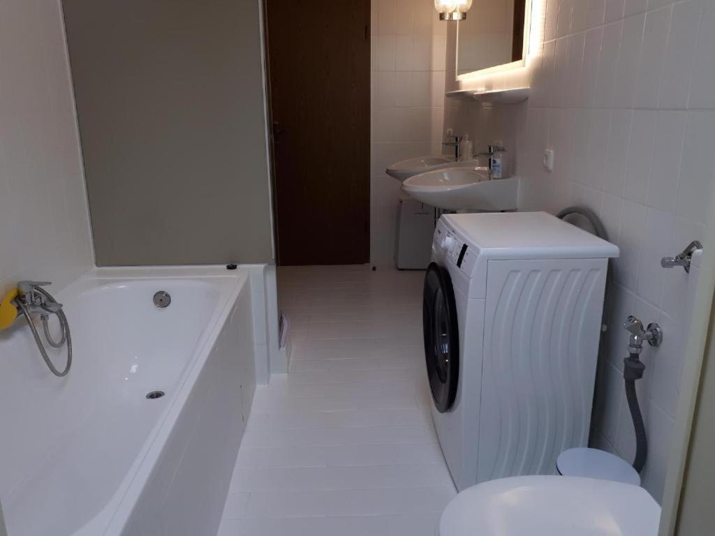 Karl-Stieler-Str. One Room In A 2 Room Appartment ; Lot Space Bruckmühl Dış mekan fotoğraf