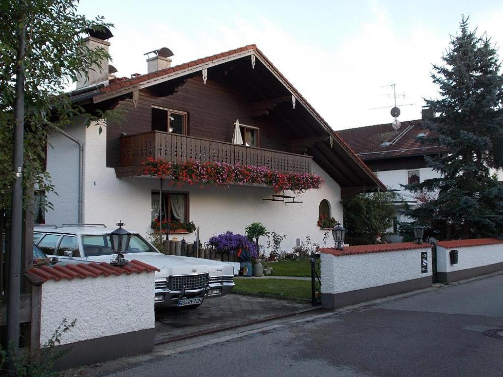 Karl-Stieler-Str. One Room In A 2 Room Appartment ; Lot Space Bruckmühl Dış mekan fotoğraf
